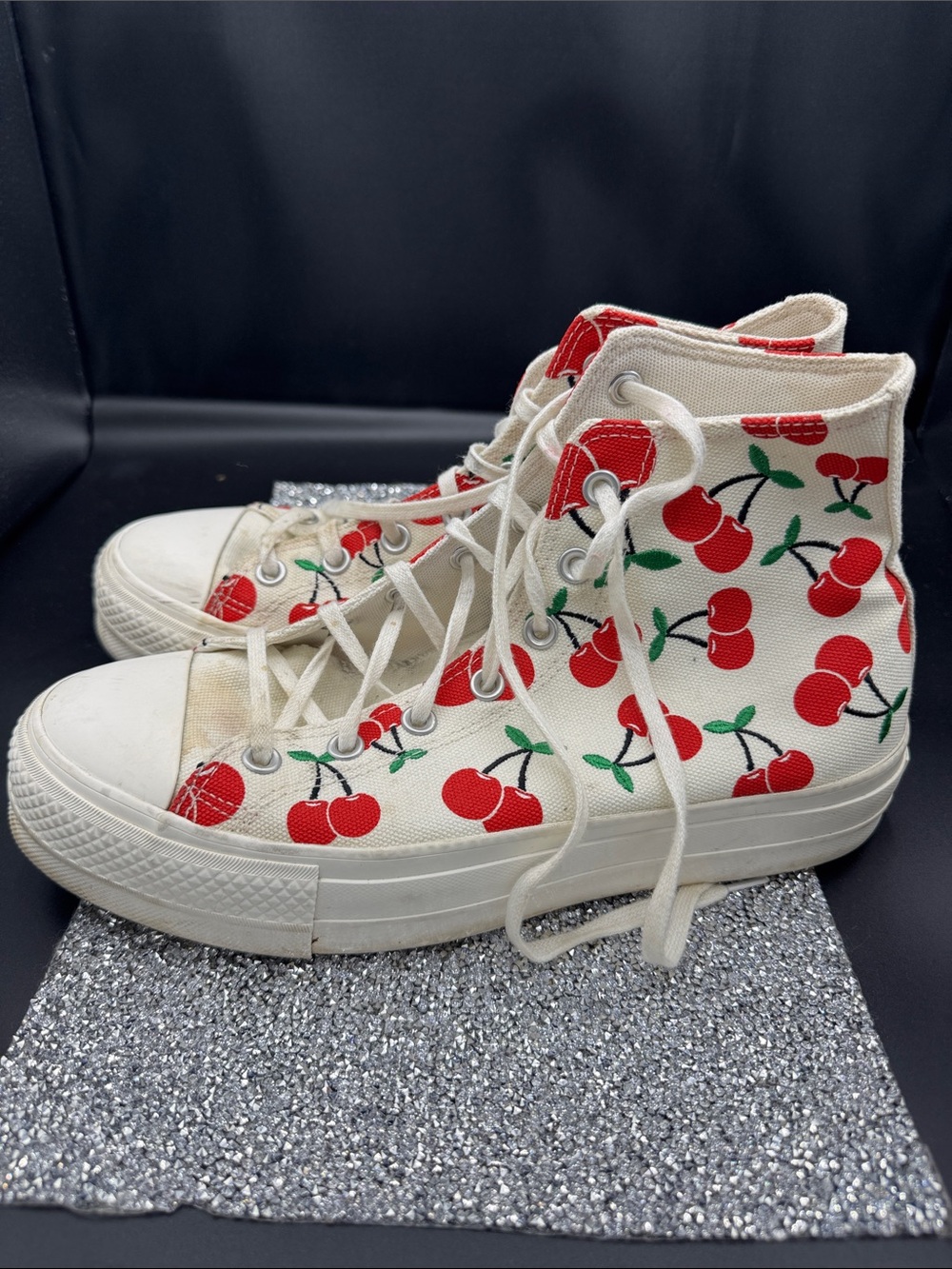 Converse 🍒 Cherry Chuck Taylor -Top Sneakers with Red Cherry - Picture 4 of 6